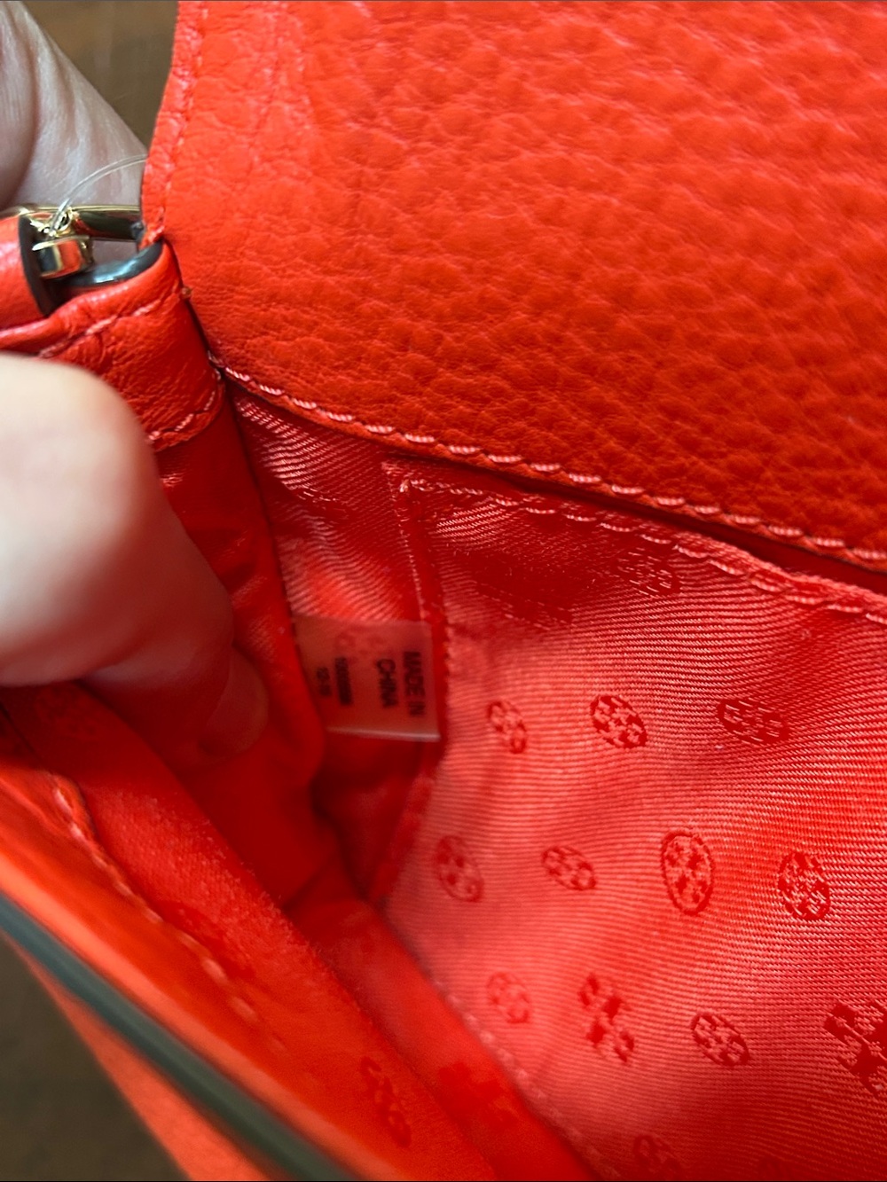 Tory Burch Orange Pebbled Leather Crossbody Wallet with Embossed Logo - Picture 5 of 7